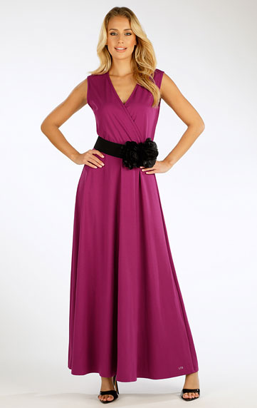 Šaty dámske dlhé bez rukávov.