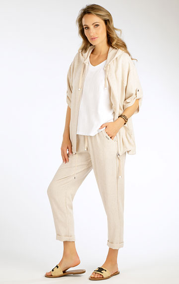 Nohavice dámske v 7/8 dĺžke.