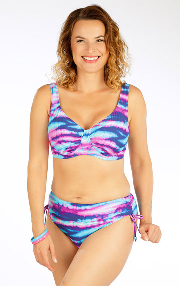 Plavkové nohavičky stredne vysoké.