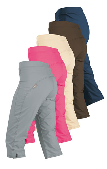 Nohavice dámske bedrové v 3/4 dĺžke.